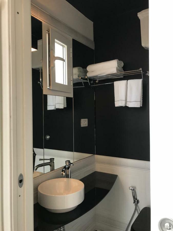 Ambra Noblesse Bed & Breakfast Napoli Bagian luar foto